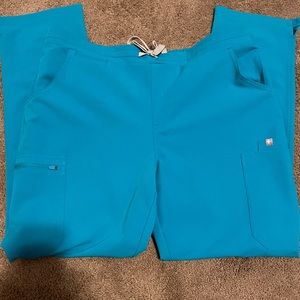 Teal Figs Yola Scrubs. Size Lg